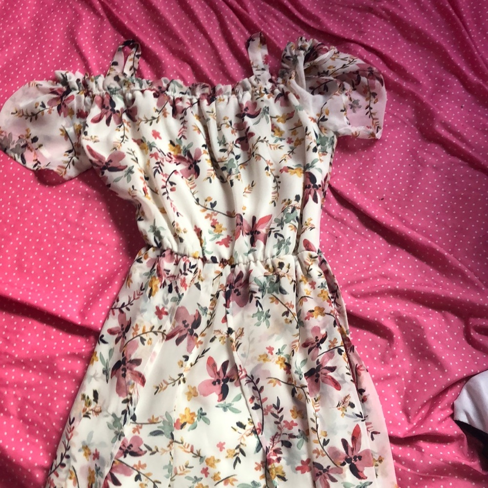 Pretty floral skort dress. Jumpsuit with a trail